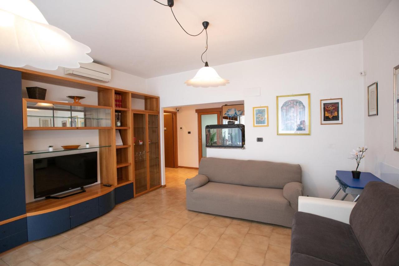 Mirea'S Rooms Ascoli Piceno Exterior photo